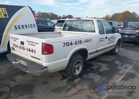 2000 Chevrolet S-10 Ls from USA, damaged, VIN 1GCCS1955YK271177